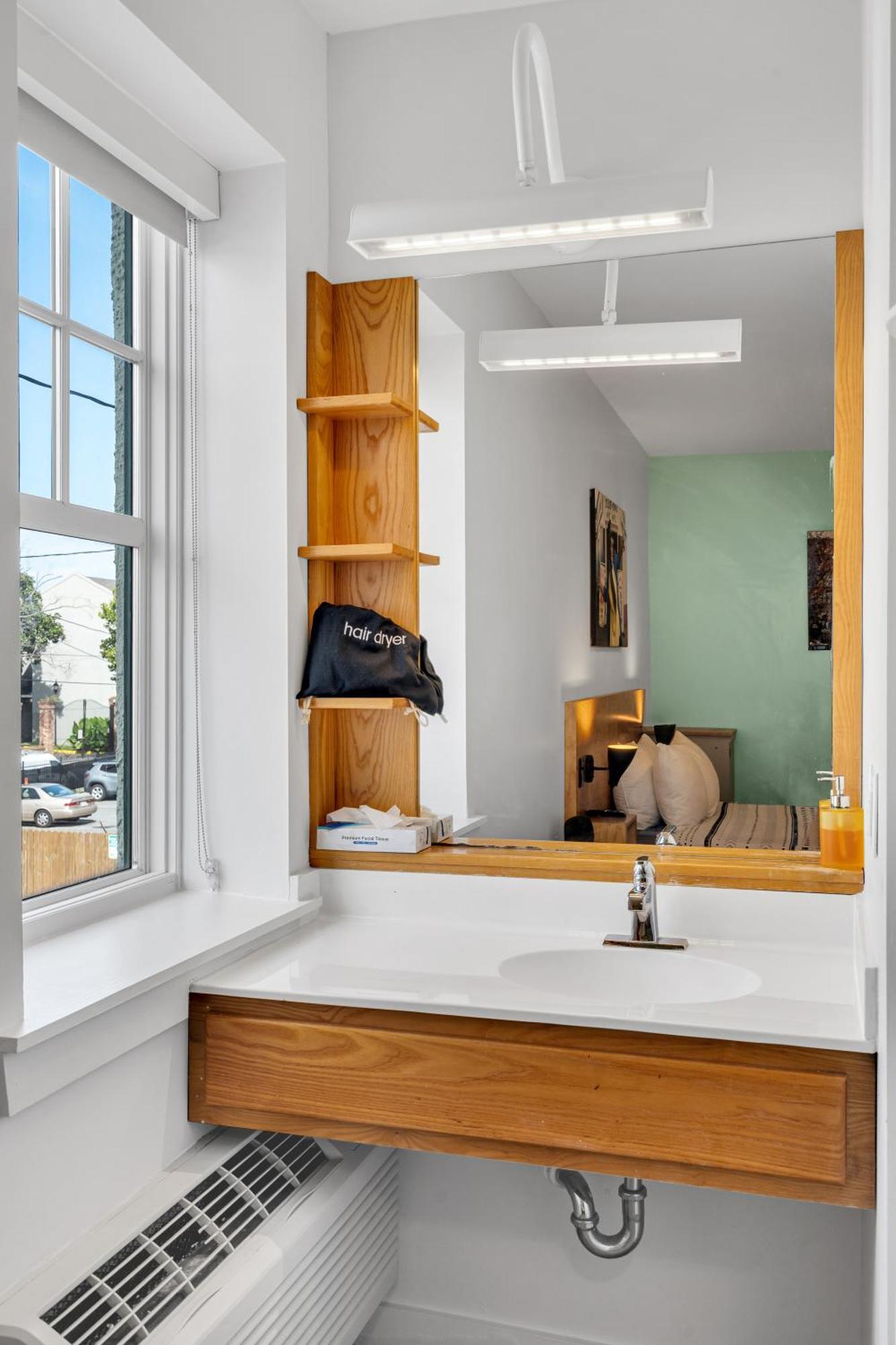 The Quisby Hotell New Orleans Rum bild